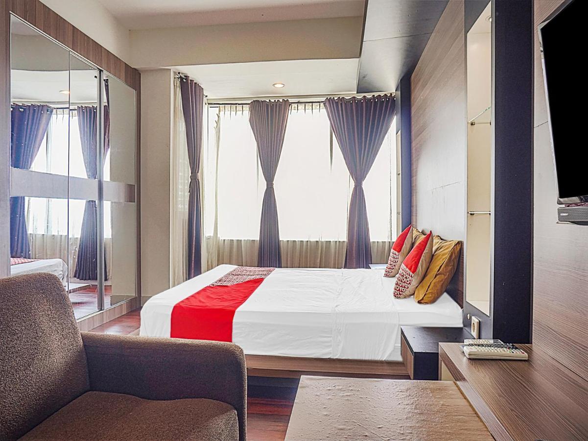 Oyo 90776 Fortune 88 Grand Kamala Lagoon Бекаси Екстериор снимка
